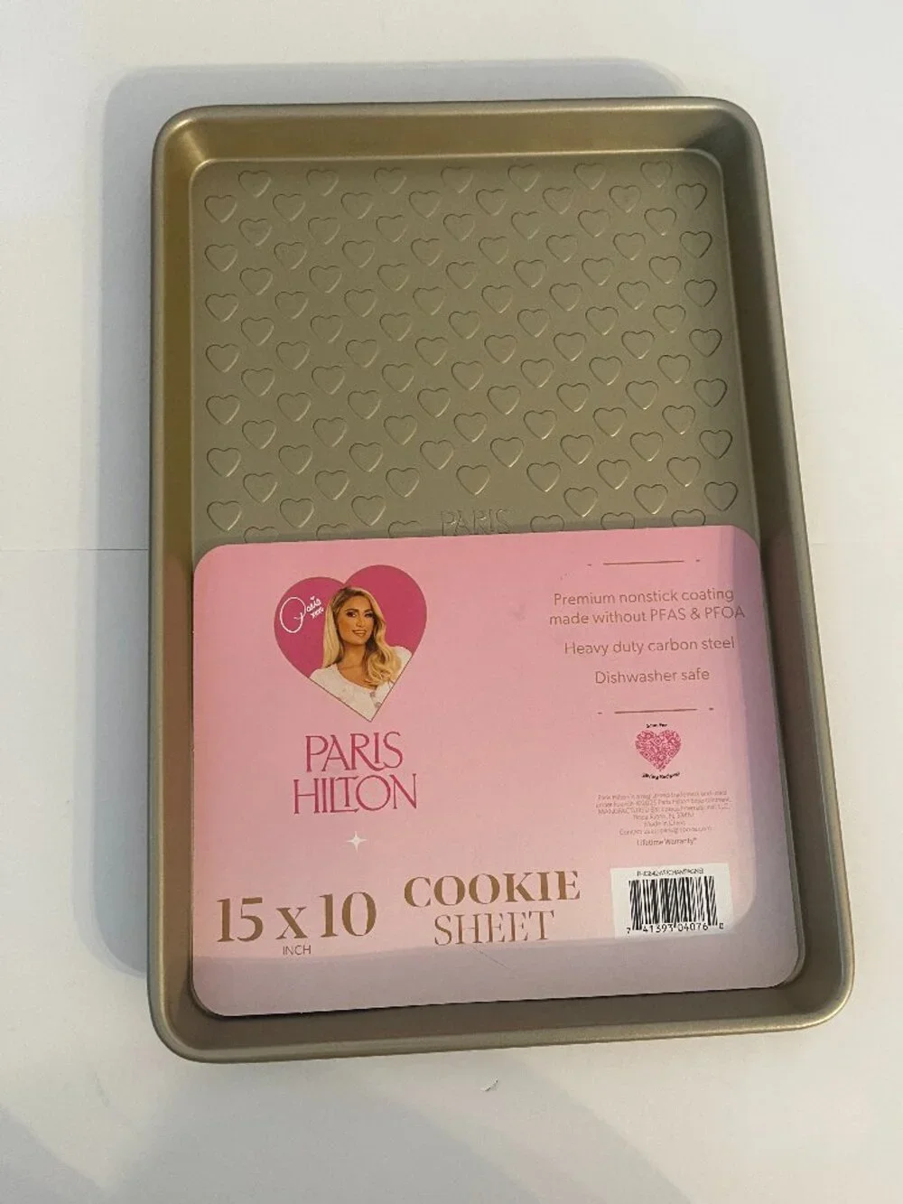 Paris Hilton 15x10 Heart Embossed Cookie Sheet Baking Pan New - Picture 1 of 3